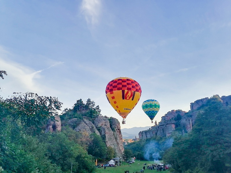 baloni Belogradcik Belogradčik-tvrđava Kaleto-stene-baloni-sta videti