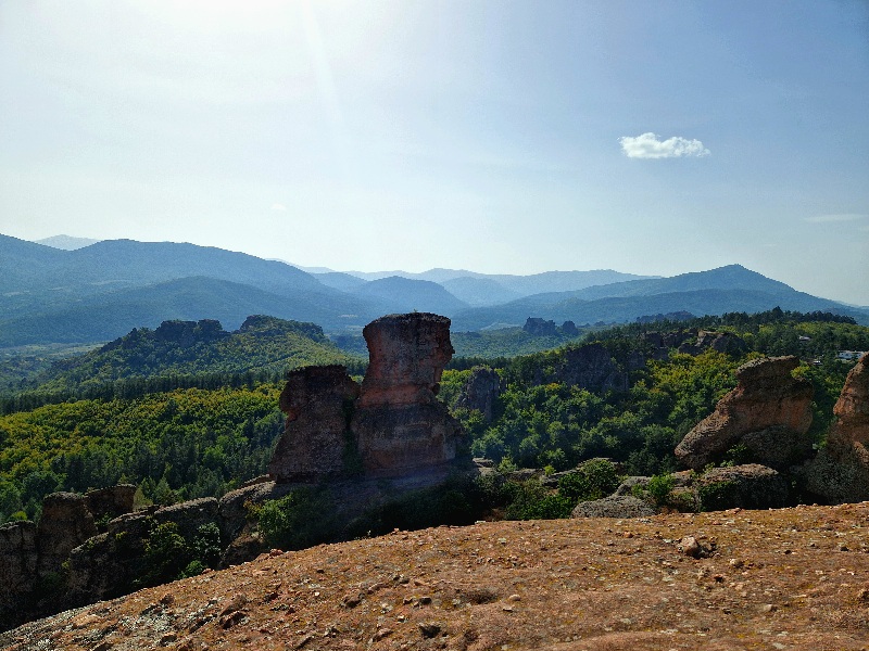 Pogled na Staru planinu Belogradčik-tvrđava Kaleto-stene-baloni-sta videti