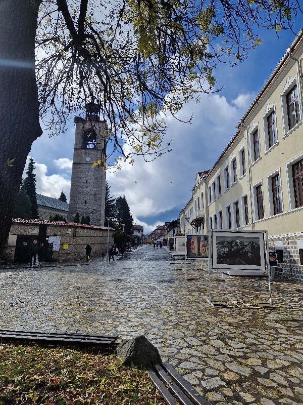 Bansko-crkva-Svete-trojice bansko-setnja pirinom-vidikovci-termomineralni izvori
