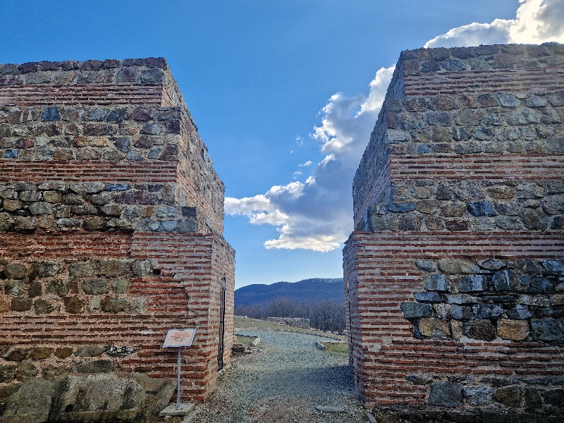 Tvrdjava-Trajanova vrata Velingrad sta videti-cene-spa centri-kleptuza-muzej dorkovo-tvrdjava