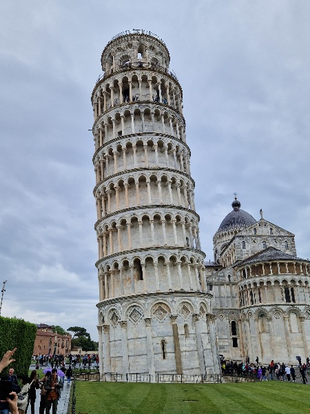krivi toranj pisa
