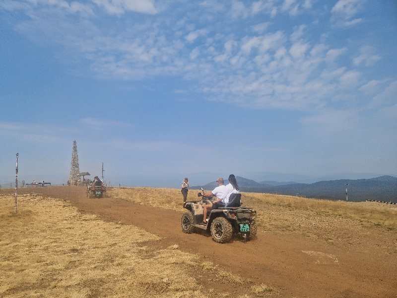 Spomenik-kvadovi Kopaonik