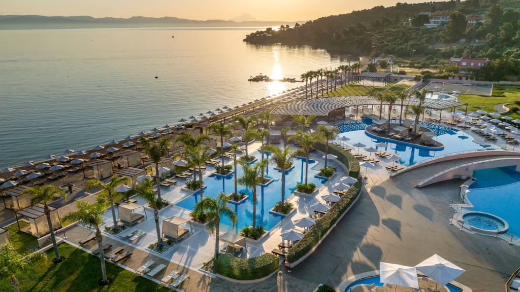 Miraggio Thermal Spa Resort sa infinity bazenom i pogledom na more