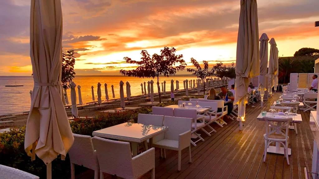 Ikos Olivia all-inclusive resort sa bazenima i palmama u Gerakiniju