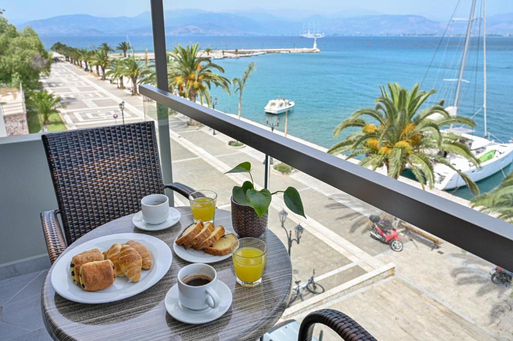 Agamemnon Hotel sa pogledom na more i tvrđavu Bourtzi u Nafpliju