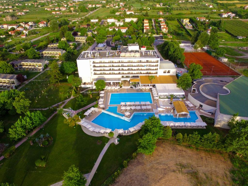 Olympian Bay Grand Resort sa velikim bazenima u Leptokariji