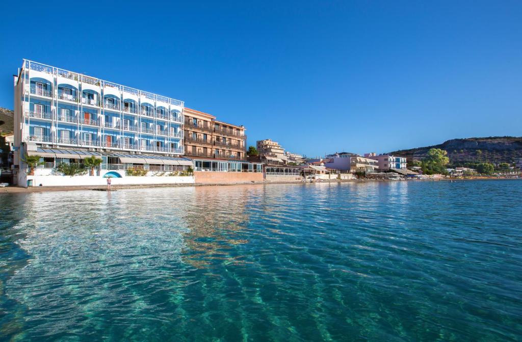 Hotel Tolon Beach direktno na peščanoj plaži u Tolu