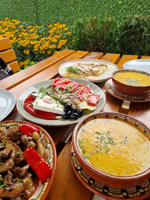 restoran-Zlatnoto-pile-Sapareva-banja Sapareva banja