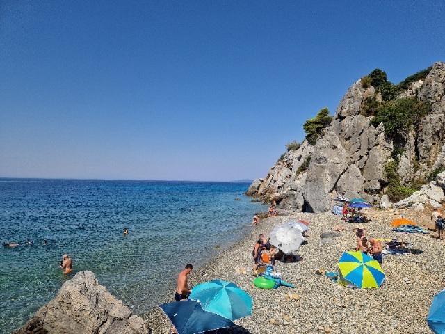 Lutra plaža sa termalnim izvorima